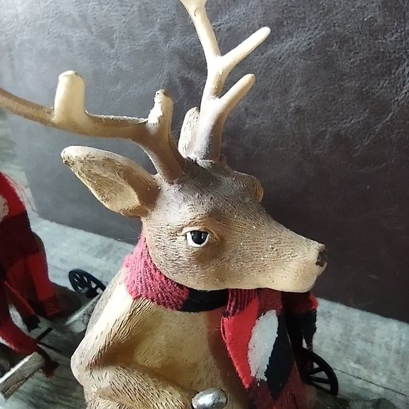 Evergreen Reindeer on Wheels Figurine Set - Picture 5 of 5